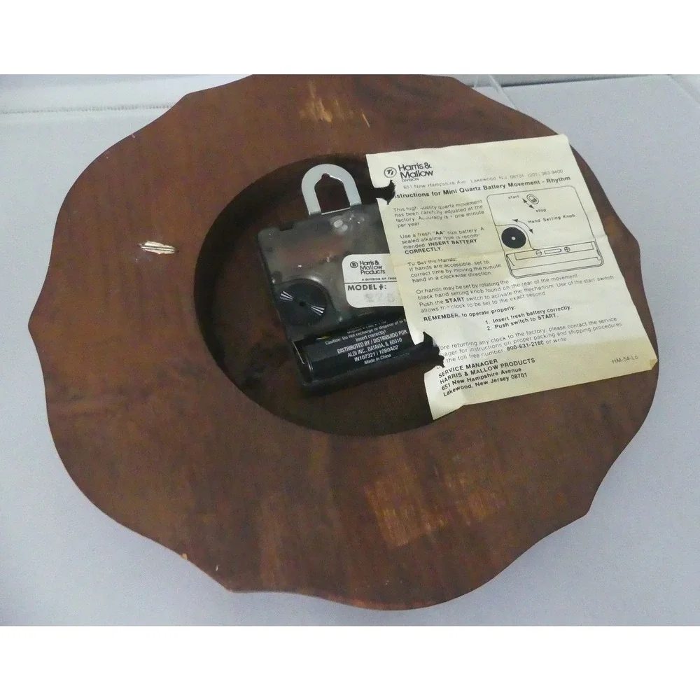 Verichron Vintage Wood Wall Clock Scalloped Edge Quartz Harris Mallow USA 7.5